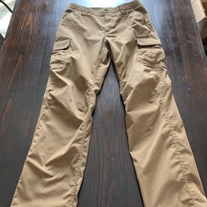 Men’s under Armour storm covert cargo pants 32